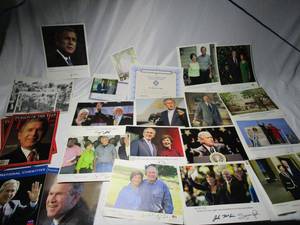 lot 422 image: PRESIDENTIAL PHOTO PRINTS, GEORGE BUSH , VETERANS OF FOREIGN AFFAIRS CERTIFICATES, AND MORE