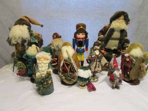 lot 121 image: VERY HARD TO FIND AUTHENTIC ERZGEBIRGE NUT CRACKER MADE IN GDR (GERMAN DEMOCRATIC REPUBLIC), GENEROUS LOT OF SANTA DECOR MANY COLLECTOR ONES SUCH AS TJ COLLECTION