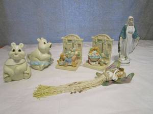 lot 127 image: VINTAGE JAPAN CERAMIC, QUON QUON HONEY BEAR SUGAR & CREAMER SET, TEDDY BEAR BOOKENDS VINTAGE MIRACULOUS MAD0NNA, ANGEL DECORATIONS