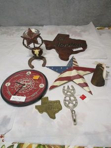 lot 305 image: TEXAN HOME DECOR