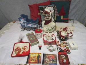 lot 309 image: HOLIDAY DECOR &amp MUSIC