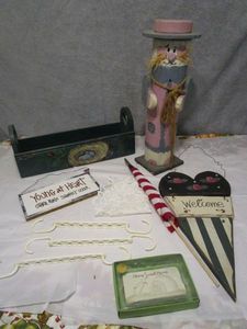 lot 160 image: DEPT 56 HOME SWEET HOME PLAQUE NEW IN BOX, HOME &amp YARD DECOR