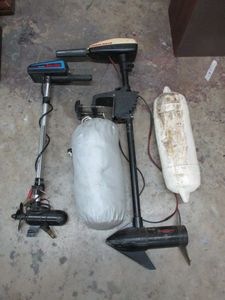 lot 484 image: SEVYLOR &amp MINN KOTA TROLLING MOTORS, 1 MOTOR COVER &amp BUMBER