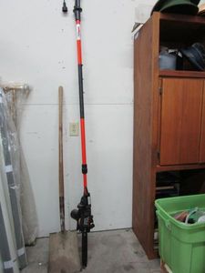 lot 505 image: SHOVEL &amp POLE SAW, NO CHAIN