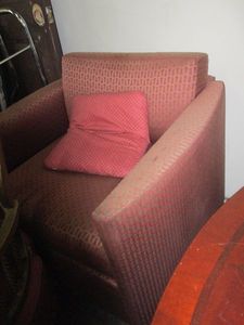 lot 494 image: VINTAGE CHAIR