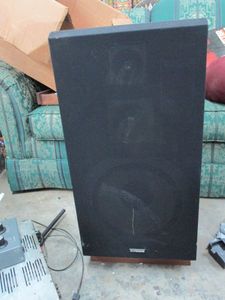 lot 519 image: FISHER BRAND SPEAKER SYSTEM MODEL DS-826