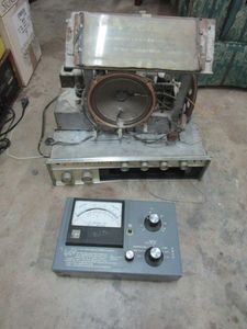 lot 522 image: STEREO INSIDES, YELLOW SPRINGS INSTRUMENT, VINTAGE RADIO FOR PARTS