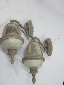 lot 569 image: ANTIQUE STYLE OUTDOOR WALL LIGHTING FIXTURES BY MINKA GROUP.&nbsp