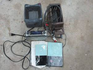 lot 543 image: MISC. LOT OF CAR BOOKLET, PUMP &amp MORE