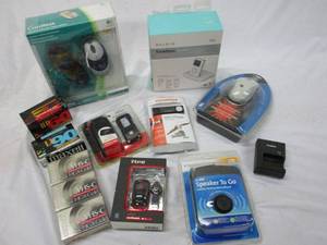 lot 470 image: WRITABLE CASSETTES, SKEAKER, MULTIPLE COMPUTER BLUE TOOTH MOUSE, DOCKING STATION