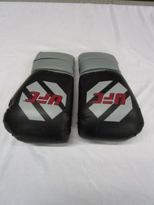 lot 623 image: UFC BOXING GLOVES