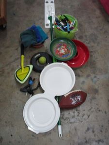 lot 640 image: PYREX PIE KEEPR&nbsp CASE, INVISIBLE GLASS CLEANING STICK, FOOTBALL, CLOTH, HOLIDAY TRAYS AND BUCKETS, BUCKET OF MISC PENS, LIBMAB MOP STICK