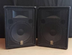 lot 3 image: Pair of Yamaha BR15 800W 15 Inch Passive PA Speakers