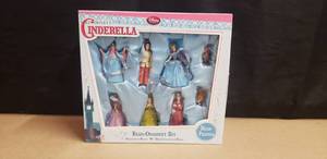 lot 4 image: Walt Disneys Cinderella Hand Painted 8 Piece Resin Ornament Set - In Box