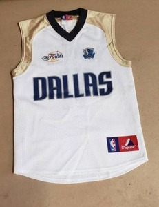 lot 19 image: Womens Majestic 2006 NBA Finals Dirk Nowitzki Jersey - Size Small