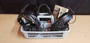 lot 20 image: Califone Listening Center with 4 Headsets