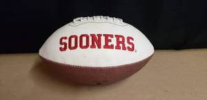lot 44 image: Rawlings Univeristy of Oklahoma Signature Football