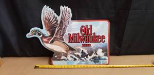 lot 48 image: 1994 Old Milwaukee Beer Tin Duck Sign - 25 L