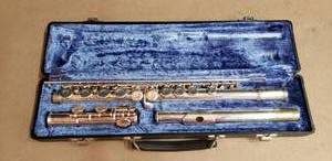 lot 54 image: Gemeinhardt 2SP Silver Plated Flute
