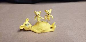 lot 126 image: Dr Suess Hop on Pop Wind-Up Figurine