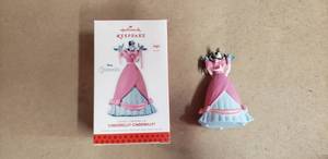 lot 148 image: Hallmark 2013 Walt Disney Cinderella Dress Ornament in Box - Plays Music