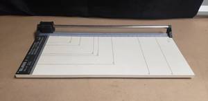 lot 180 image: SUSIS Model 197 Rollschneider Rotary Cutter