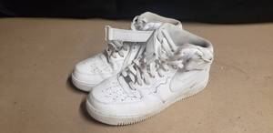 lot 186 image: Pair of Nike Air Force 1 Mid 07 WhiteWhite Shoes - Size 11 - SKU 315123 111