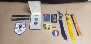 lot 194 image: Lot of Vintage Military Uniform Items