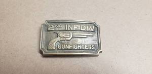 lot 196 image: 2nd Infantry Division Gunfighters Belt Buckle