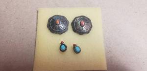 lot 202 image: 2 Sets of Sterling Silver Earrings