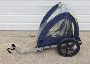 lot 226 image: InStep Bike Trailer
