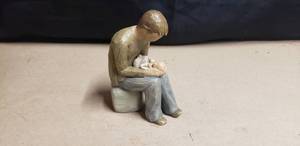 lot 236 image: Willow Tree New Dad Figure