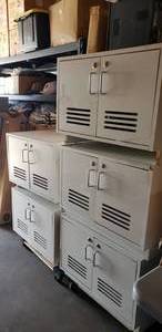 lot 301 image: Lot of 5 Locking Storage Cabinets