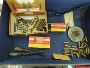 lot 166 image: Vintage suitcase with ammo included 44 S&W 30 rds,  box 32 20 Winchester 24rds, 30-30 Winchester 12 rds, EC 43 5 rds  KnockersJack x2