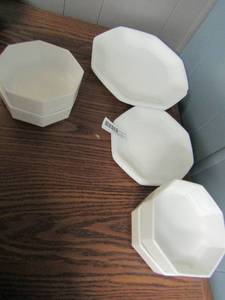 lot 229 image: France 18 Arcopal white dishes- 4 salad bowls, 3 plates and 3 saucers