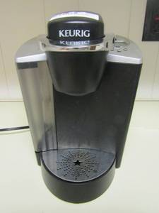 lot 243 image: Keueig coffee (comes on) unknown working condition