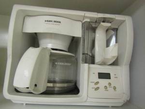 lot 246 image: Black  and decker space maker coffee (broken handle) Unknown working condition