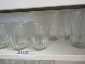 lot 255 image: Diamond cut glasses- 8 juice and 7 tea