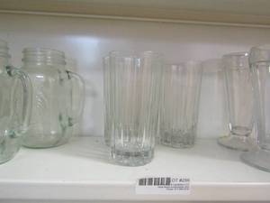 lot 256 image: glasses- 3 mason jars with handles, 2 malt, 3 tea