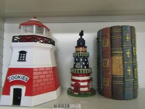 lot 261 image: Original Lighthouse cookie jar 1999 USA lighthouse soap dish and book covered vase