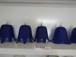 lot 270 image: Blue tea light holders x6