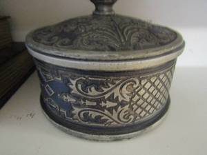 lot 273 image: Home interiors 1649 book box drawer and a flower covered can