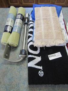 lot 282 image: Assorted hand towels, nonslip shelf liner and paper towel holder