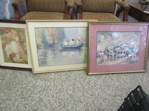 lot 295 image: Lot of 3 floral themed pictures