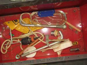 lot 196 image: Craftsman toolbox with foldout levels