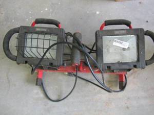 lot 192 image: Craftsman 1000v shop lights