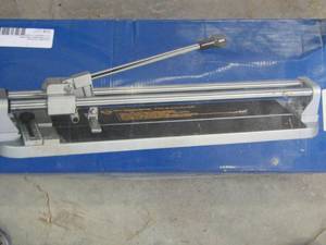 lot 30 image: Brutus tile cutter cuts to 20 max