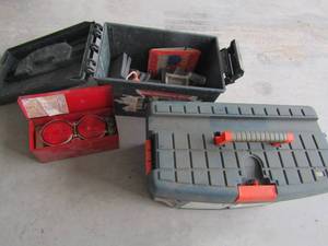 lot 38 image: Reflector flares, Ryobi DBJ50 hand saw in case plus sportsman dry box tool box with buffer pads