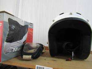 lot 46 image: Bilt brand standard motorcycle cover size XL full dress touring goggles, HCI dot brand size medium helmet Dot Snell TK 100 size medium helmet