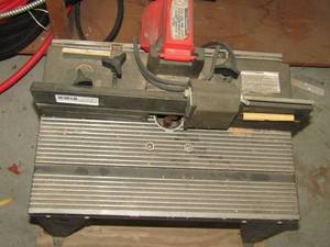lot 73 image: Craftsman 1.5 HP ROUTER & ROUTER table